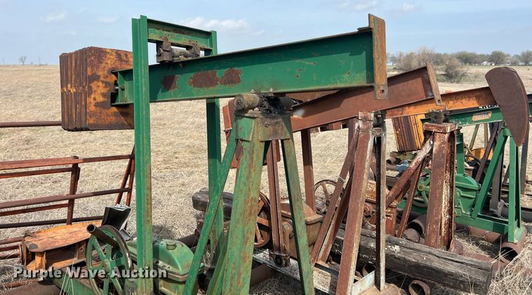 image for item MY9649 (7) pump jacks