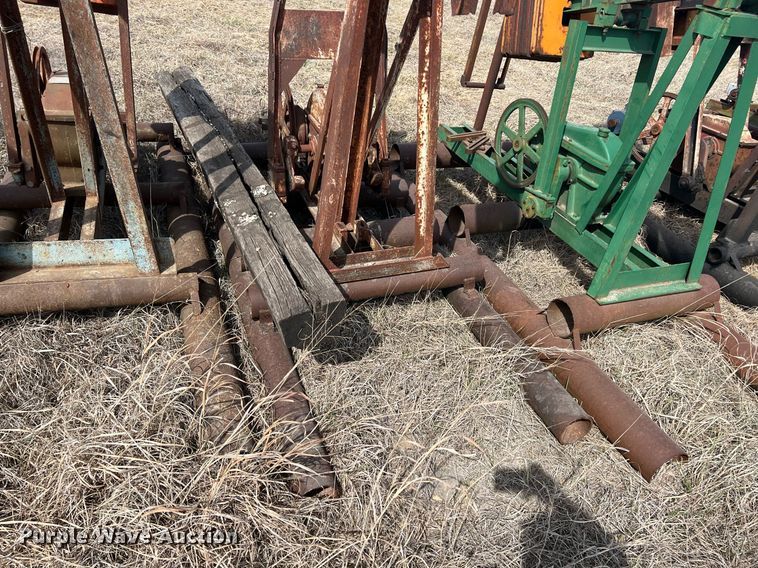 image for item MY9649 (7) pump jacks