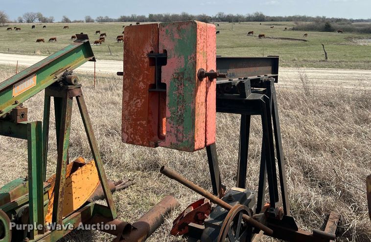 image for item MY9649 (7) pump jacks