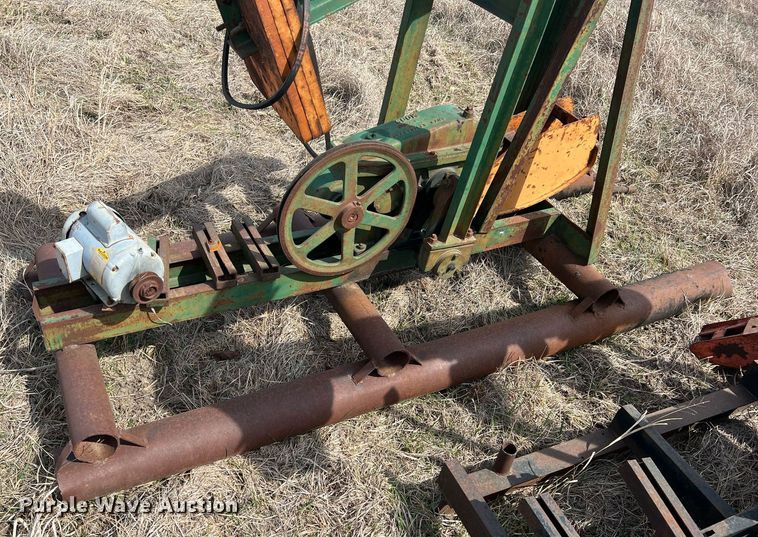 image for item MY9649 (7) pump jacks