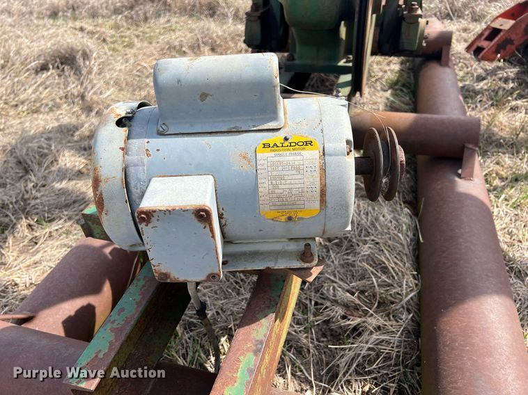 image for item MY9649 (7) pump jacks