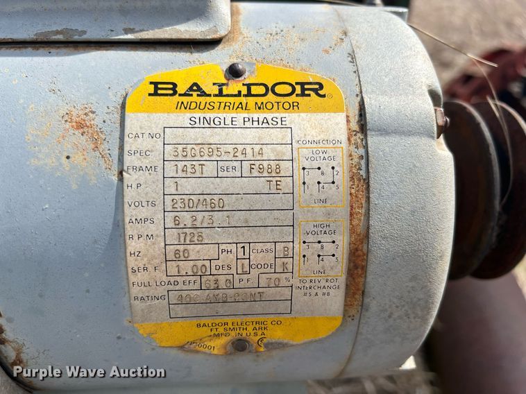 image for item MY9649 (7) pump jacks