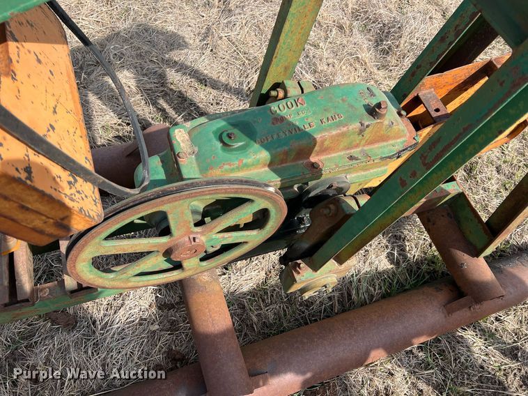 image for item MY9649 (7) pump jacks