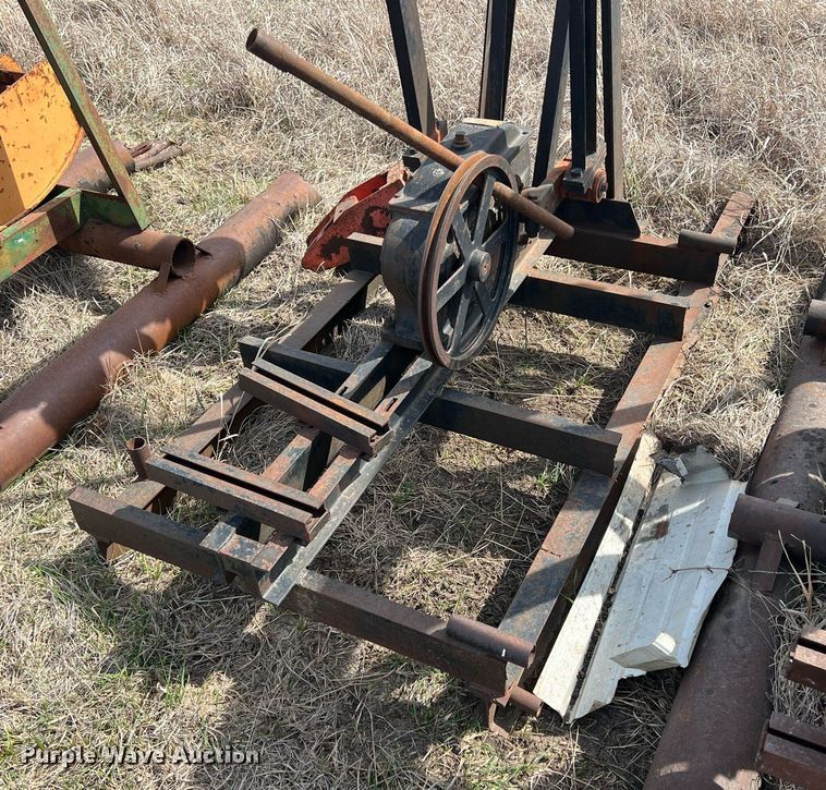 image for item MY9649 (7) pump jacks