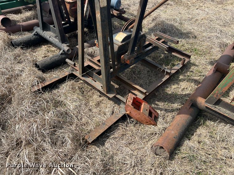 image for item MY9649 (7) pump jacks