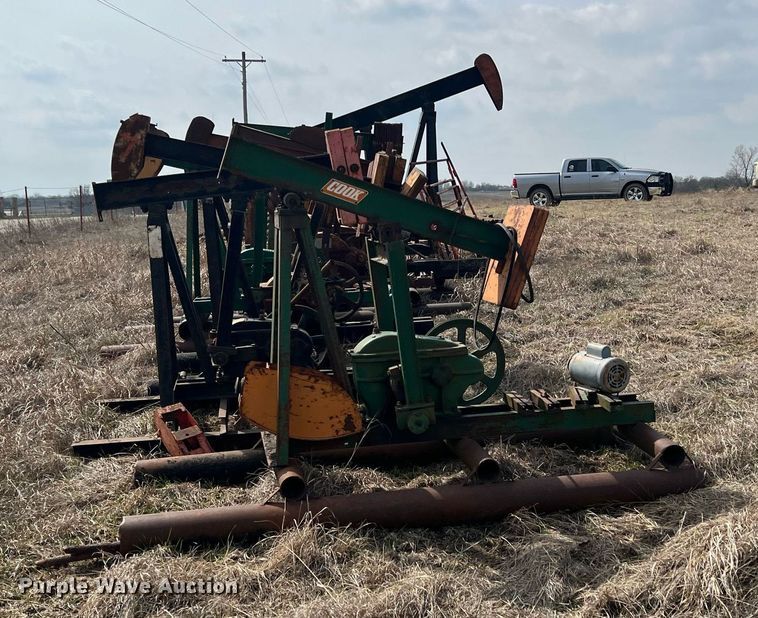 image for item MY9649 (7) pump jacks