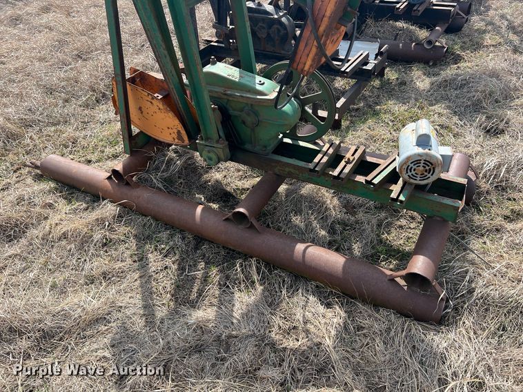 image for item MY9649 (7) pump jacks