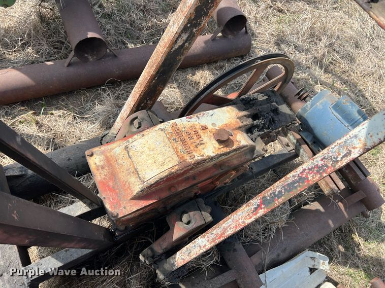 image for item MY9649 (7) pump jacks