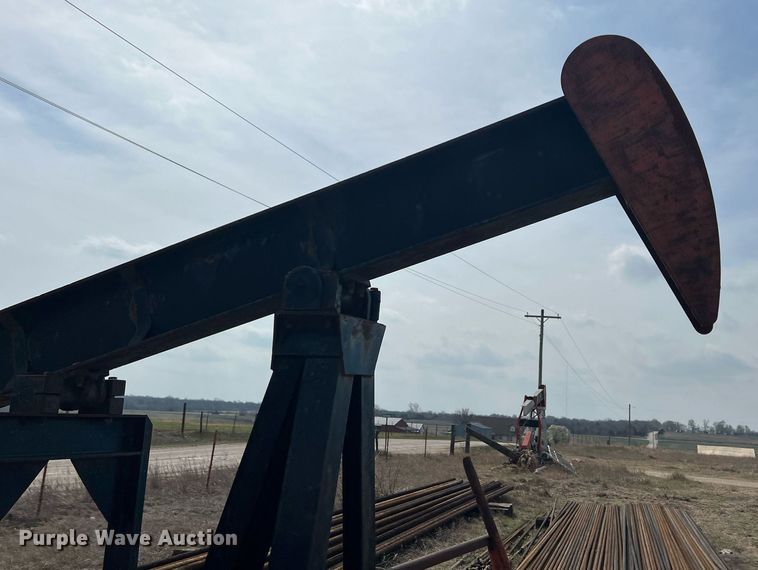 image for item MY9649 (7) pump jacks