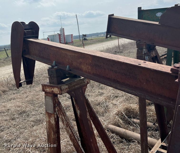 image for item MY9649 (7) pump jacks