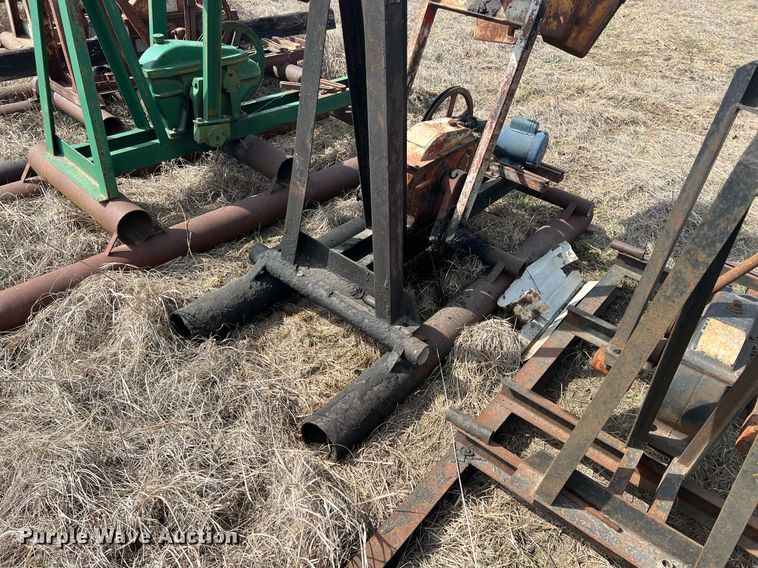 image for item MY9649 (7) pump jacks