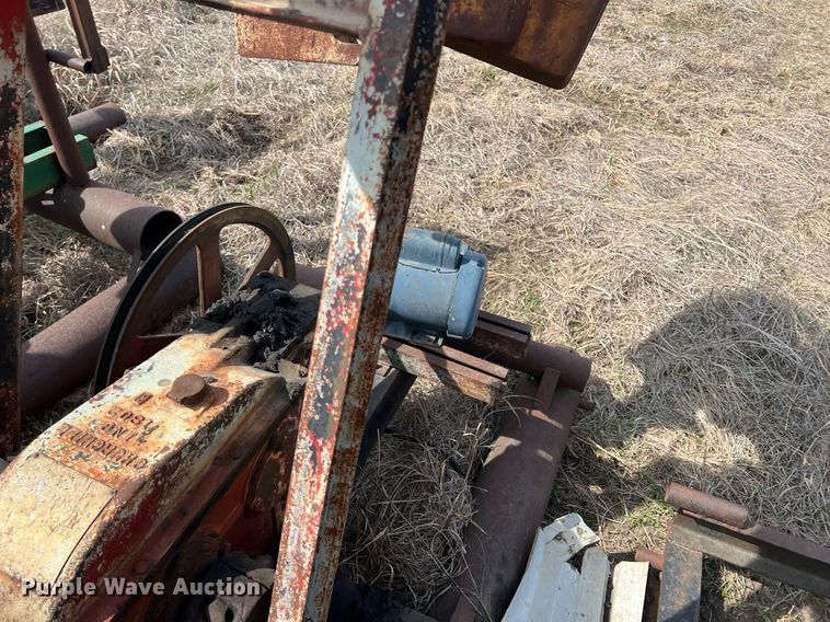 image for item MY9649 (7) pump jacks