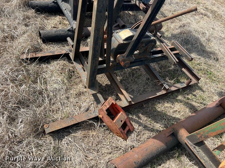 image for item MY9649 (7) pump jacks