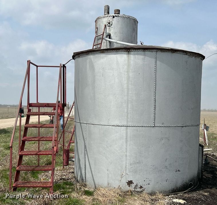 image for item MY9651 (2) tanks