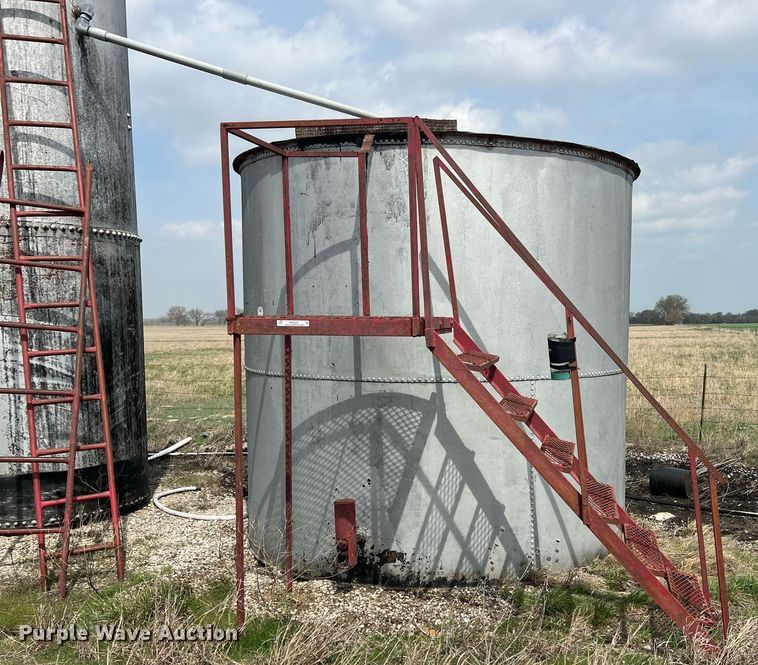 image for item MY9651 (2) tanks