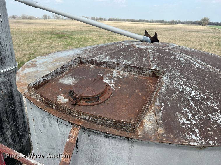 image for item MY9651 (2) tanks