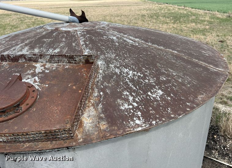 image for item MY9651 (2) tanks