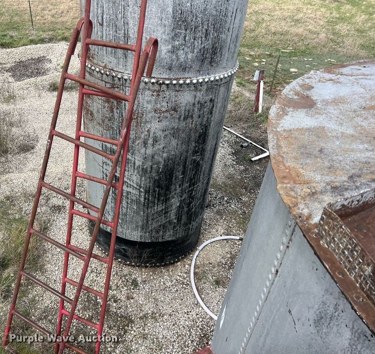 image for item MY9651 (2) tanks