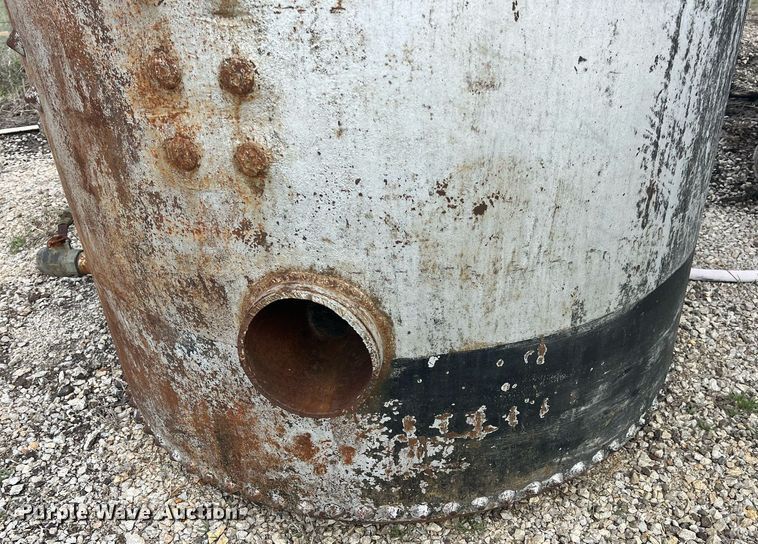 image for item MY9651 (2) tanks