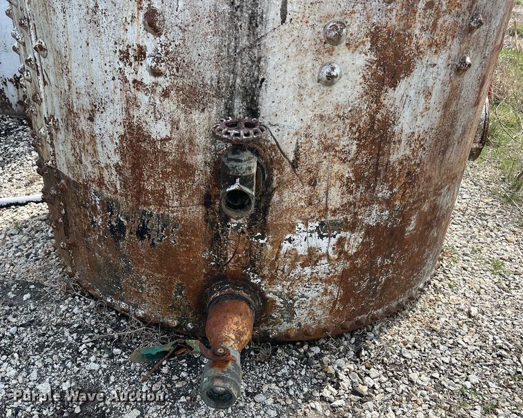 image for item MY9651 (2) tanks