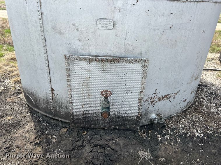 image for item MY9651 (2) tanks