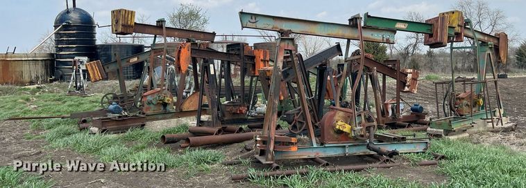 image for item MY9652 (14) pump jacks
