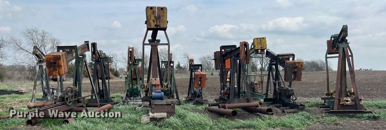 image for item MY9652 (14) pump jacks