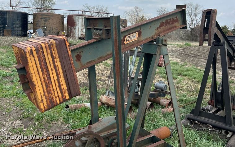 image for item MY9652 (14) pump jacks