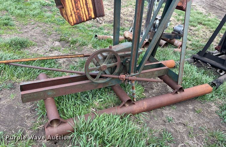 image for item MY9652 (14) pump jacks