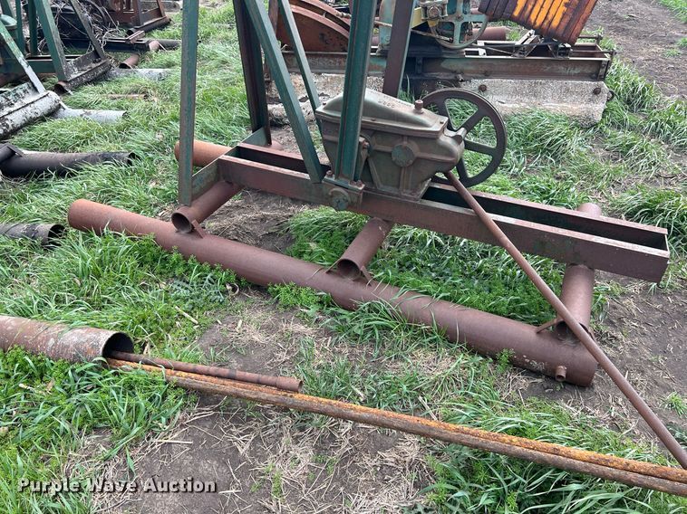 image for item MY9652 (14) pump jacks