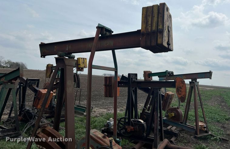 image for item MY9652 (14) pump jacks