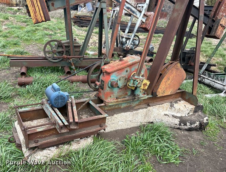 image for item MY9652 (14) pump jacks