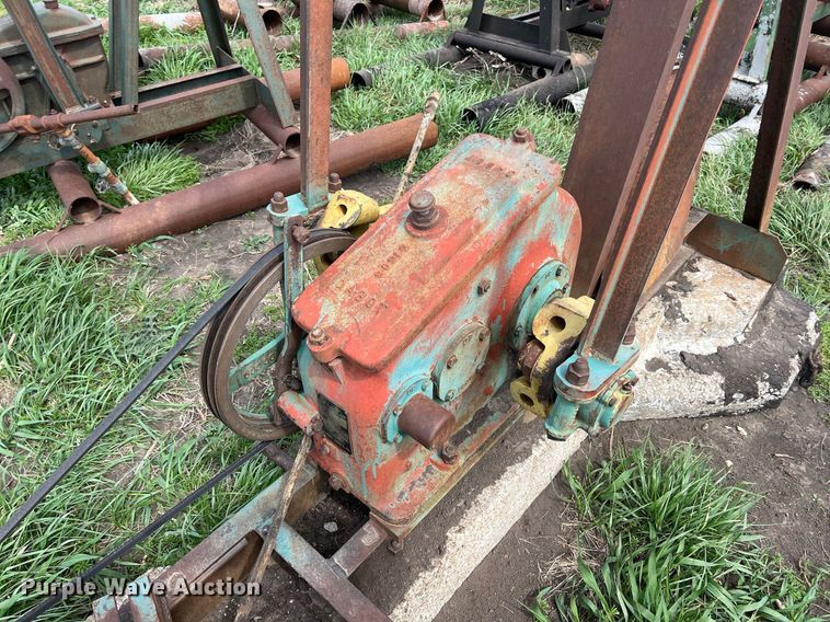 image for item MY9652 (14) pump jacks