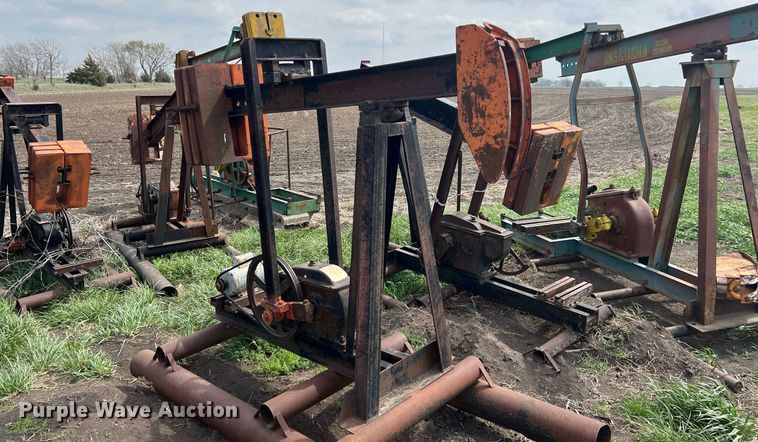 image for item MY9652 (14) pump jacks