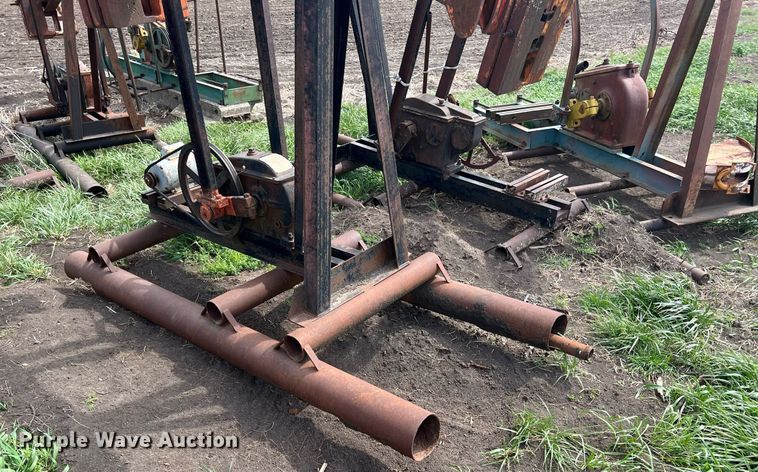 image for item MY9652 (14) pump jacks