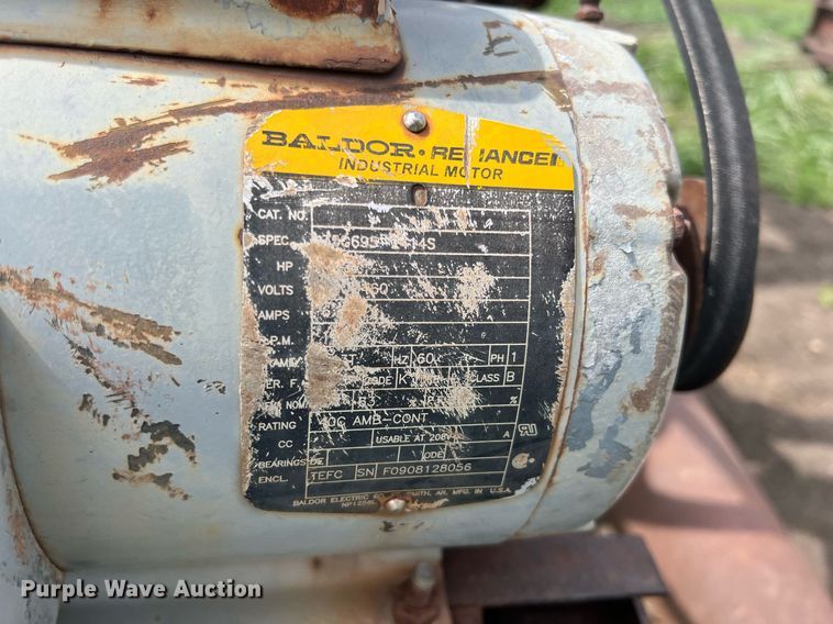 image for item MY9652 (14) pump jacks