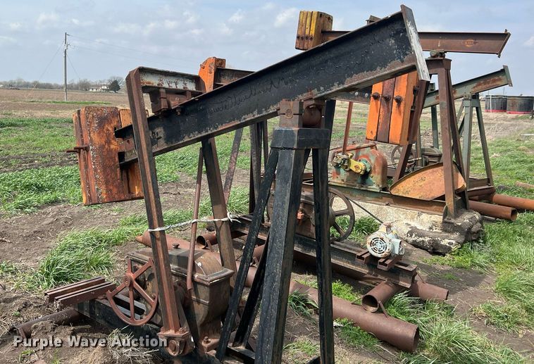 image for item MY9652 (14) pump jacks