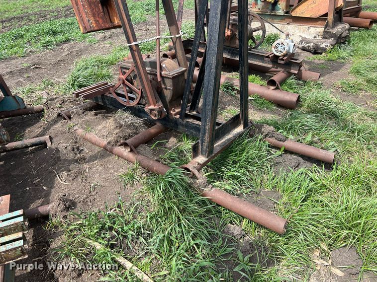 image for item MY9652 (14) pump jacks