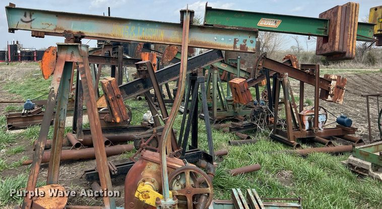 image for item MY9652 (14) pump jacks