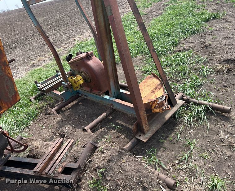 image for item MY9652 (14) pump jacks