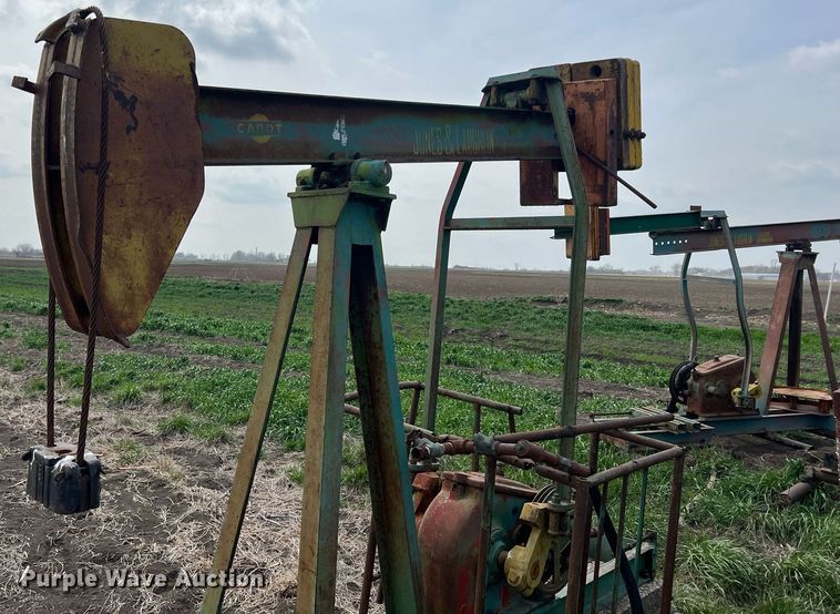 image for item MY9652 (14) pump jacks