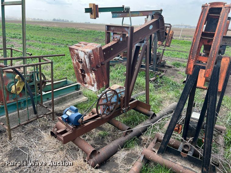 image for item MY9652 (14) pump jacks