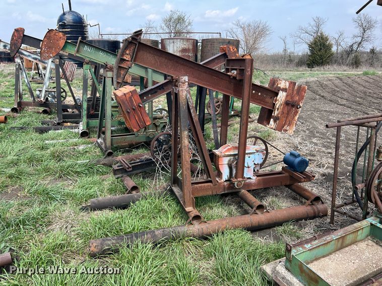 image for item MY9652 (14) pump jacks
