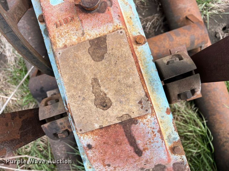 image for item MY9652 (14) pump jacks