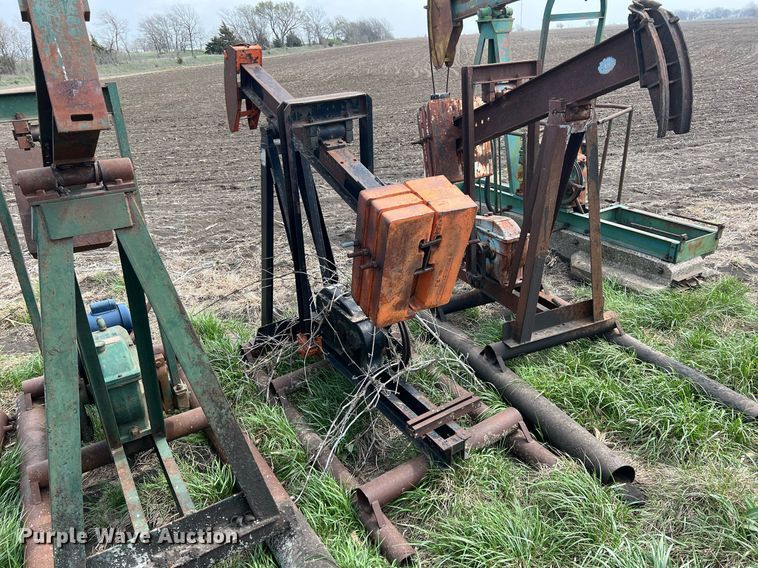 image for item MY9652 (14) pump jacks