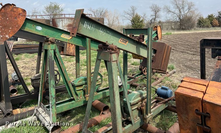 image for item MY9652 (14) pump jacks