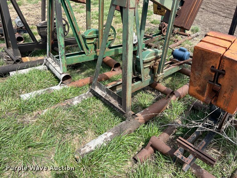image for item MY9652 (14) pump jacks