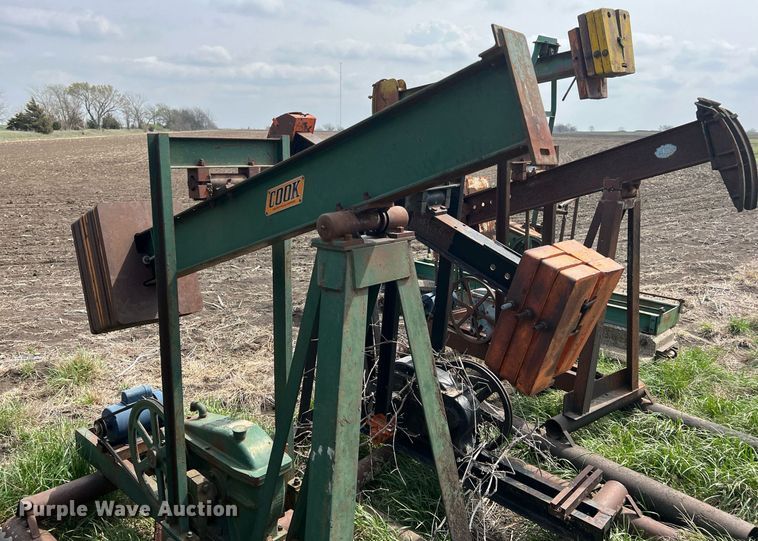 image for item MY9652 (14) pump jacks