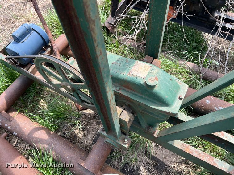 image for item MY9652 (14) pump jacks