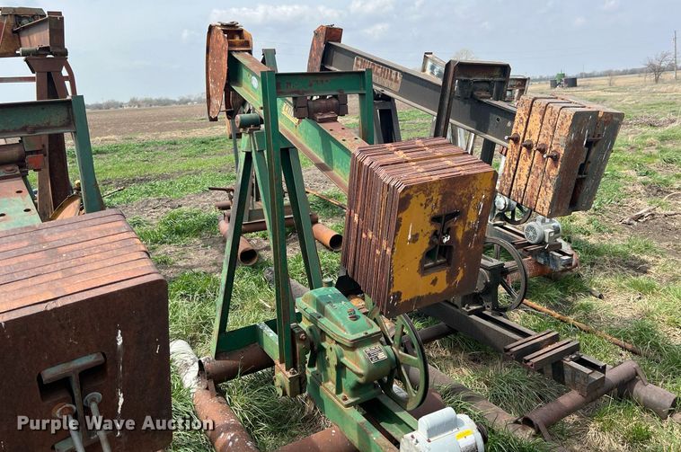image for item MY9652 (14) pump jacks